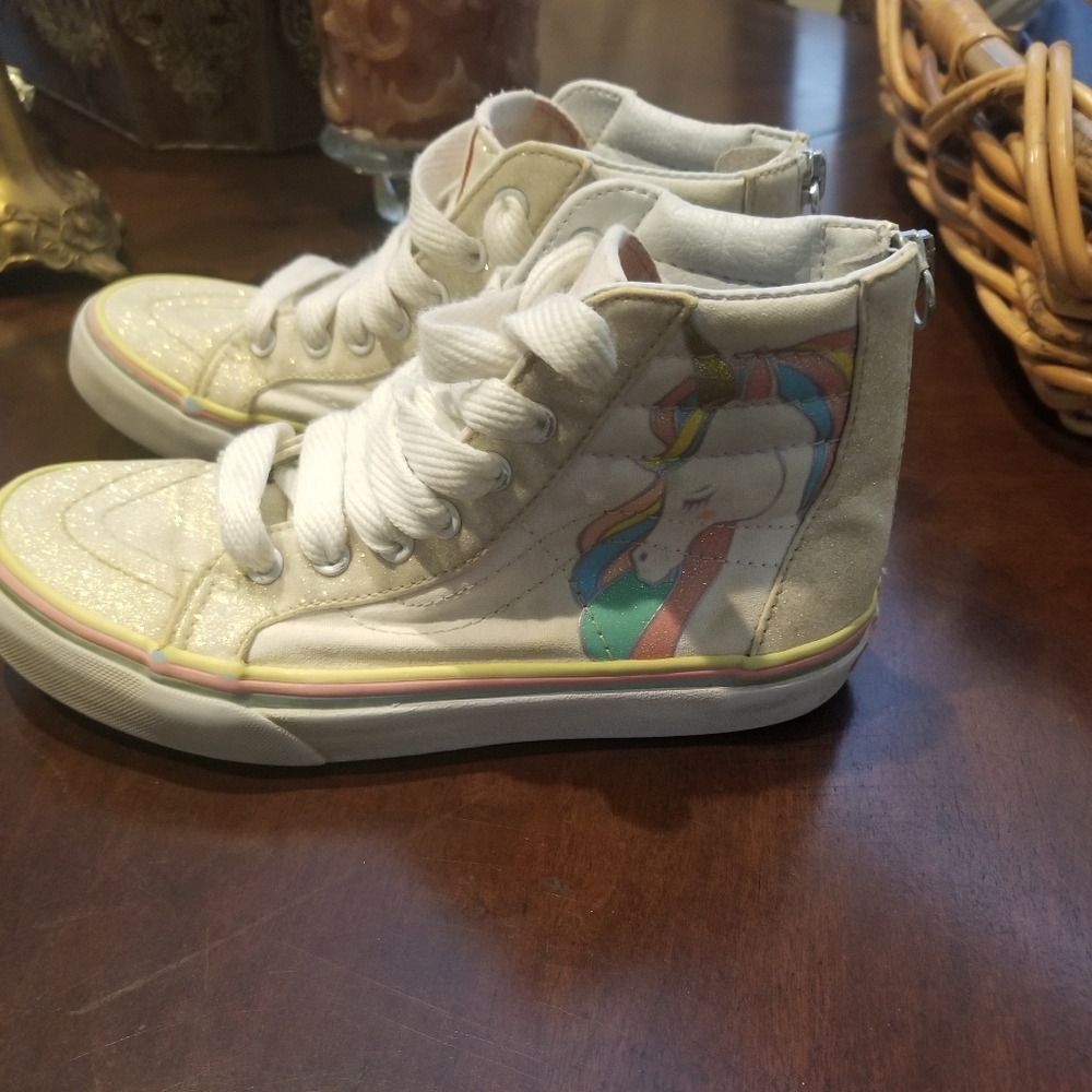 Shoes - Picture 5 of 6
